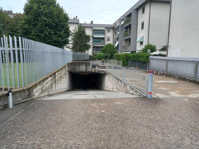 Box in vendita a Sud-Ovest, Brenzone