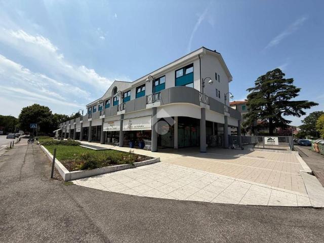 Box in vendita a Ovest, Brenzone