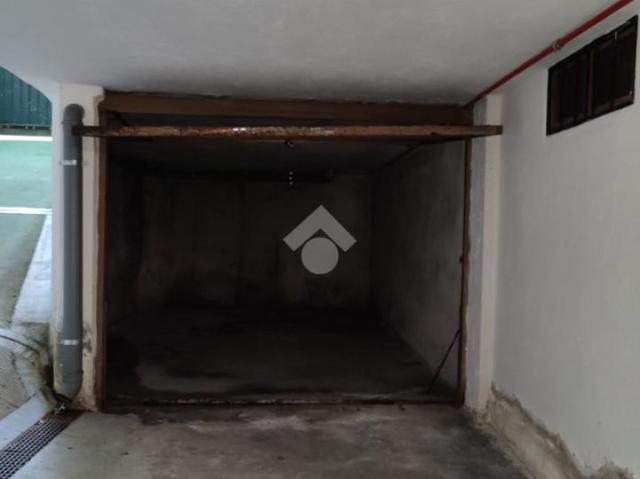 Box in vendita a Ovest, Brenzone