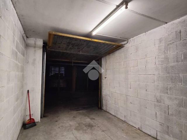 Box in vendita a Ovest, Brenzone