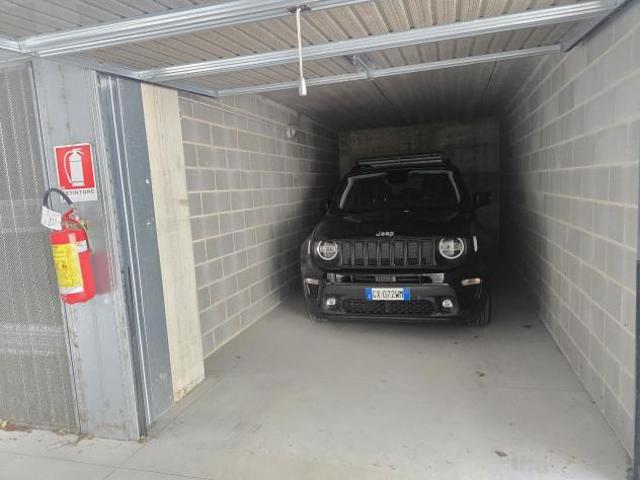Box in vendita a Desenzano Del Garda, Lombardia