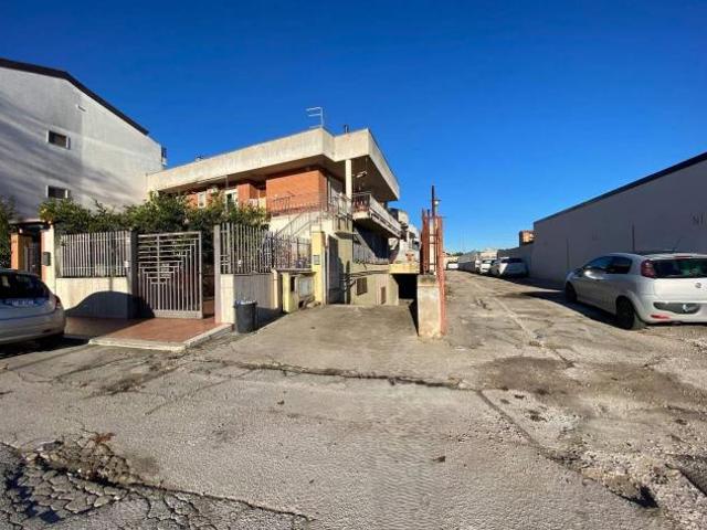 Box in vendita a Puglia, Foggia