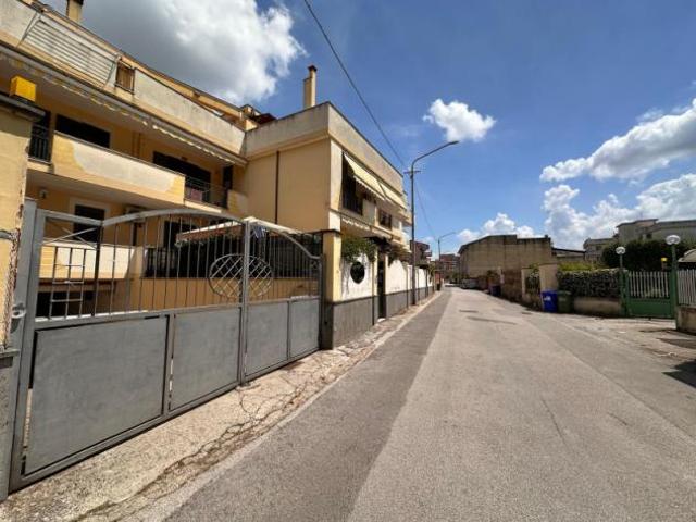 Box in vendita a Maddaloni, Campania