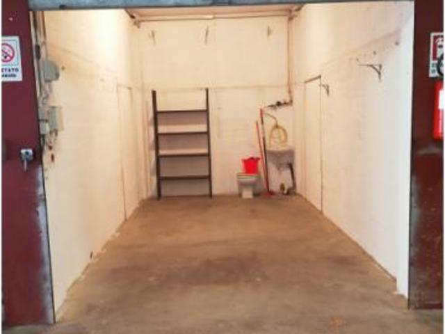 Box in vendita a Vallecrosia, Liguria