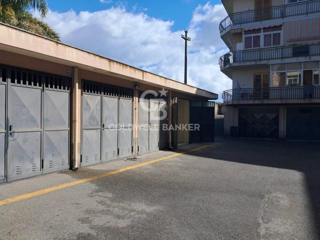 Box in vendita a Aci Catena, Sicilia