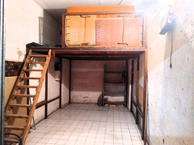 Box in vendita a Aprilia, Lazio