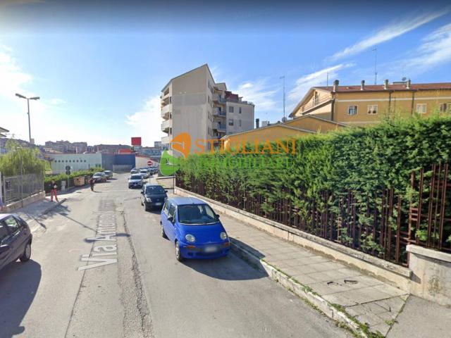 Box in vendita a Campobasso, Molise