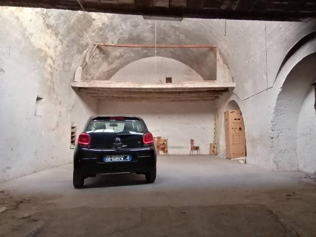 Box in vendita a Puglia, Barletta-andria-trani