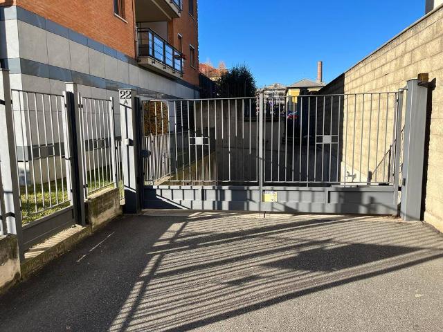 Box in vendita a Leumann, Piemonte