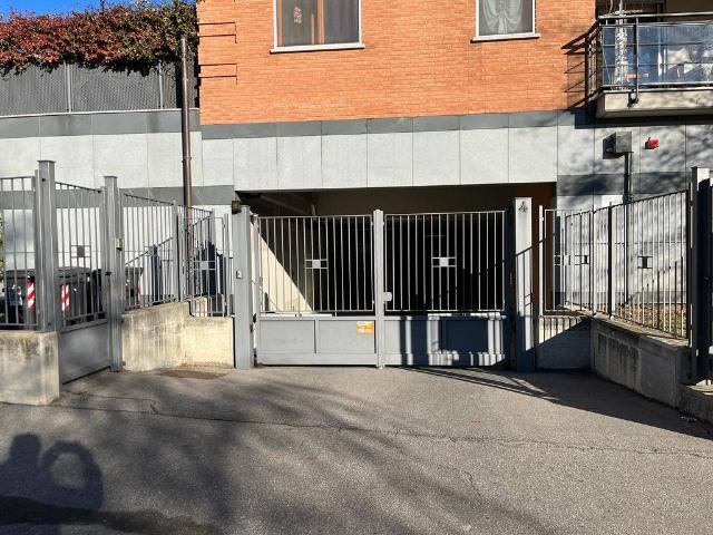 Box in vendita a Leumann, Piemonte