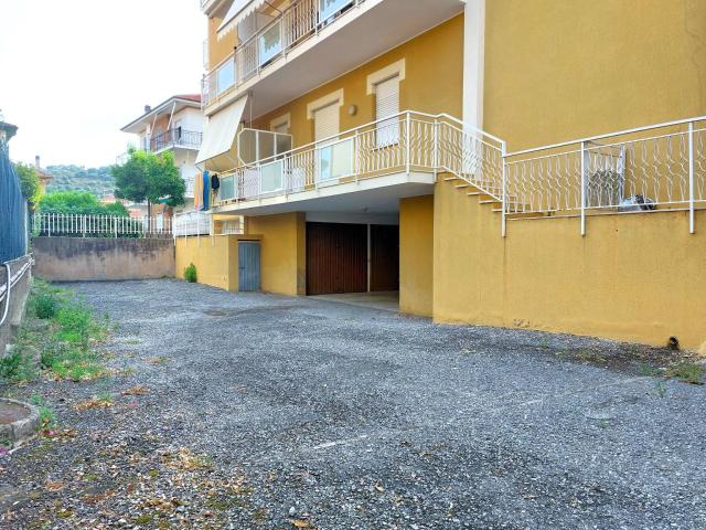Box in vendita a Diano Calderina, Diano Marina