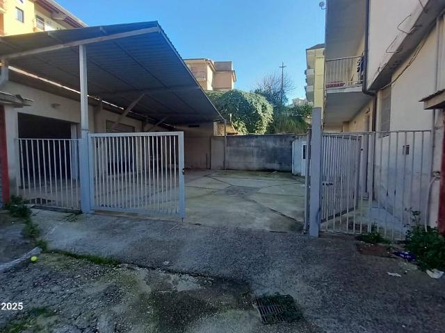 Box in vendita a Eboli, Campania