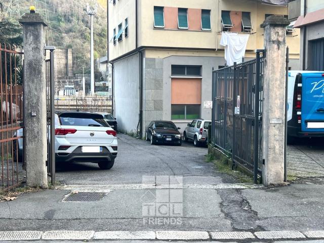 Box in vendita a San Gottardo, Genova