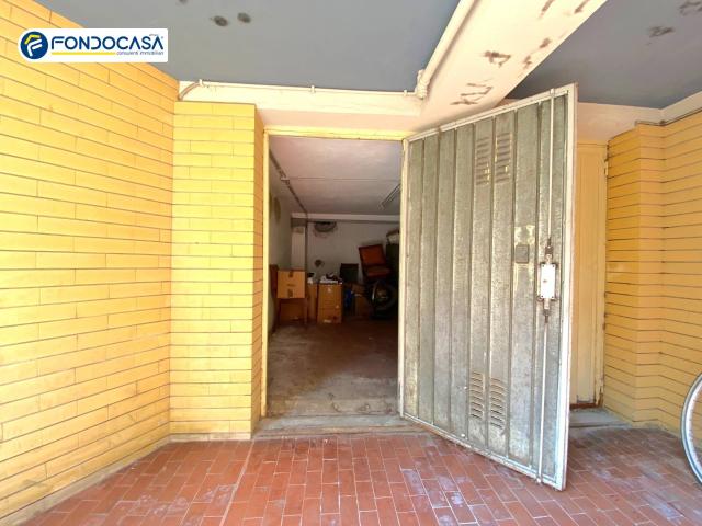 Box in vendita a Loano, Liguria