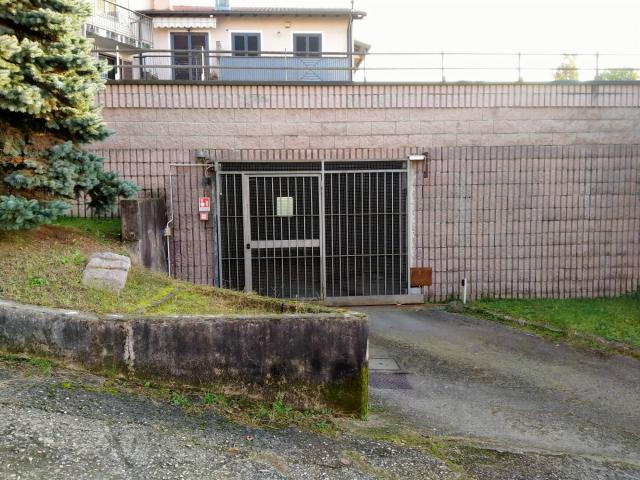 Box in vendita a Malgesso, Lombardia
