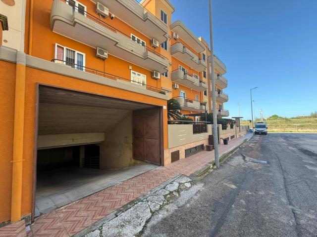 Box in vendita a Puglia, Taranto