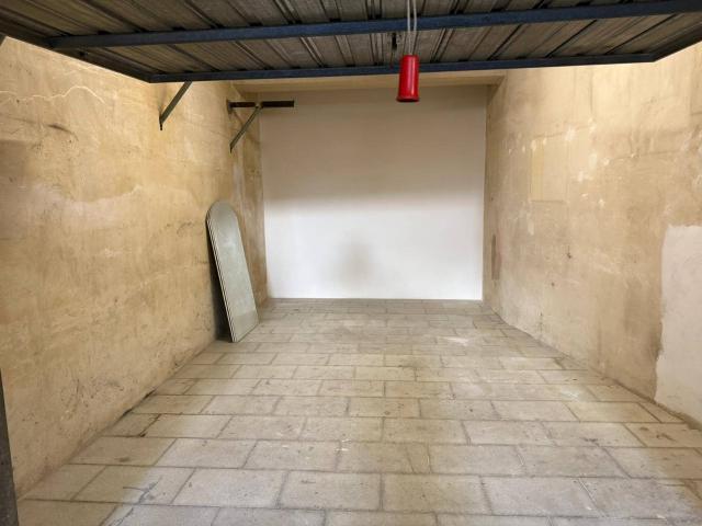 Box in vendita a Puglia, Taranto