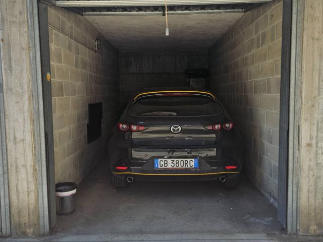 Box in vendita a Melzo, Lombardia