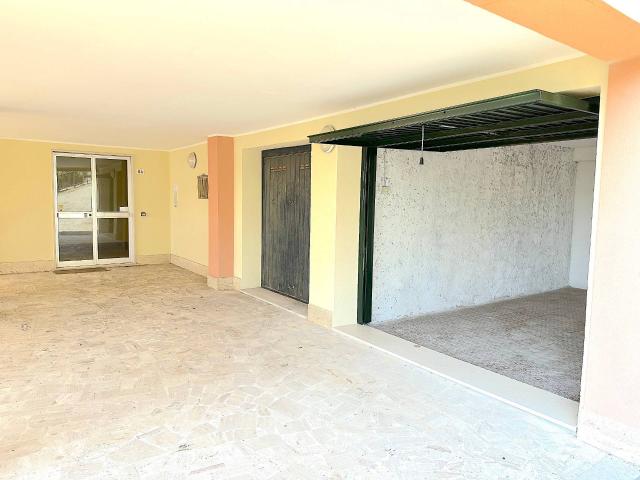 Box in vendita a Lemeglio, Moneglia