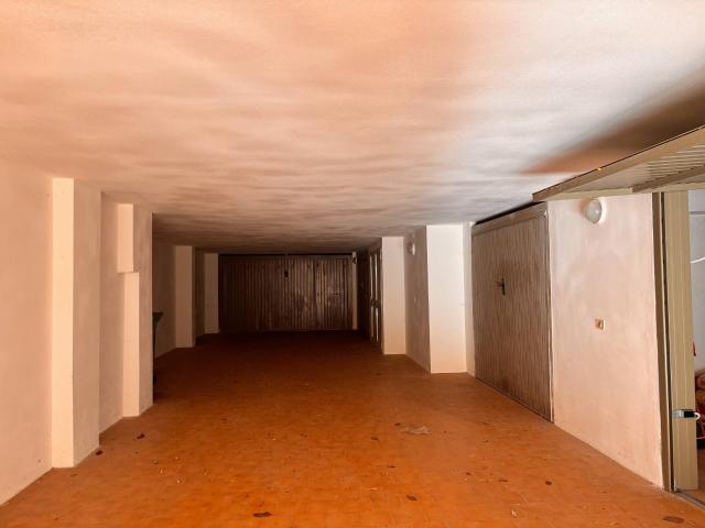 Box in vendita a Marche, Ancona
