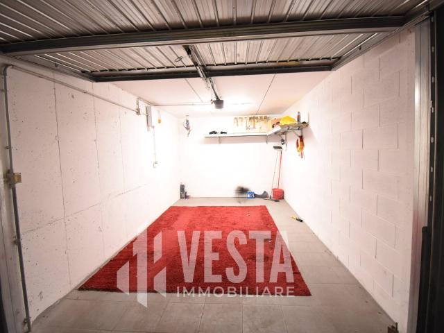 Box in vendita a Osnago, Lombardia