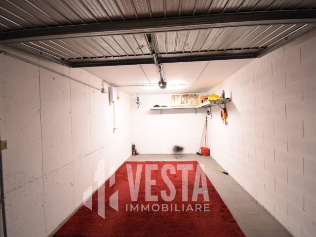 Box in vendita a Osnago, Lombardia
