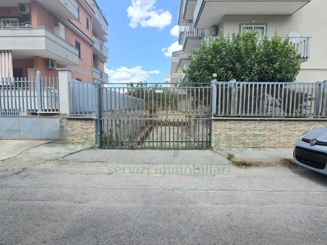 Box in vendita a San Nicola La Strada, Campania
