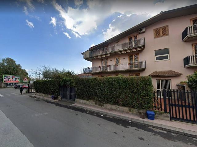 Box in vendita a Sant'agata Li Battiati, Sicilia