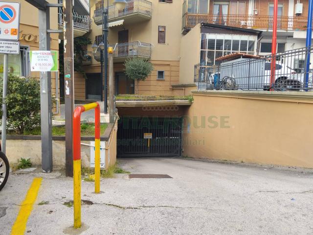 Box in vendita a Sirignano, Campania