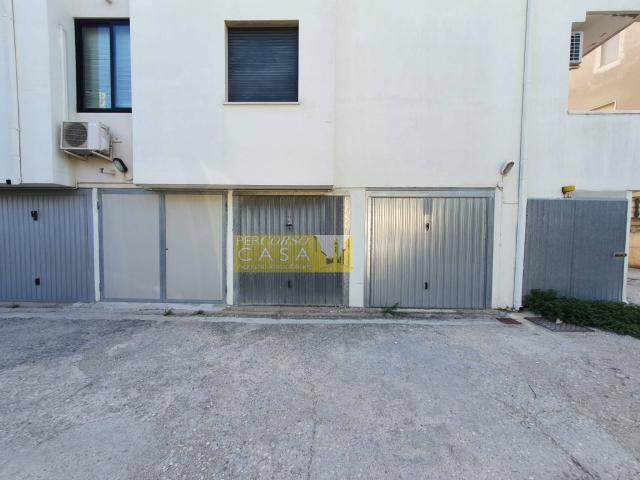 Box in vendita a Unione dei Comuni della Val Vibrata, Tortoreto