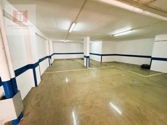 Garagem alugar em Bairro Espírito Santo, Odivelas