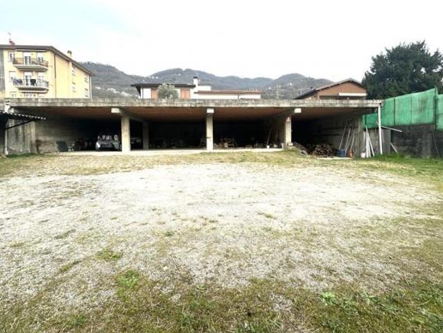 Box in vendita a Calolziocorte, Lombardia