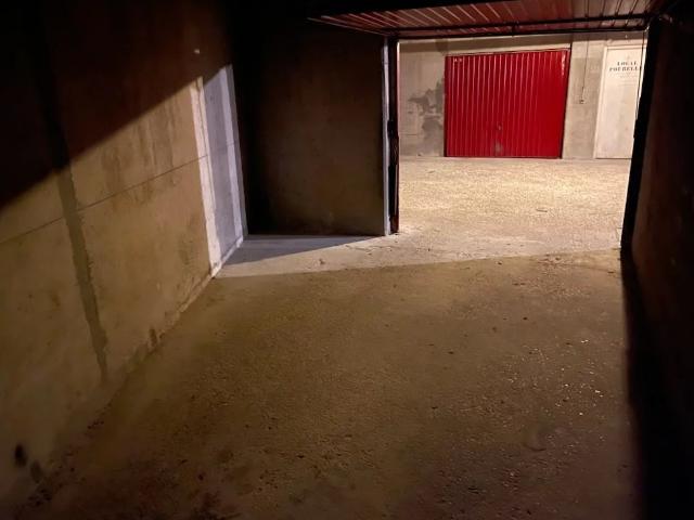 Garage vente à Nanterre, Saint-cloud