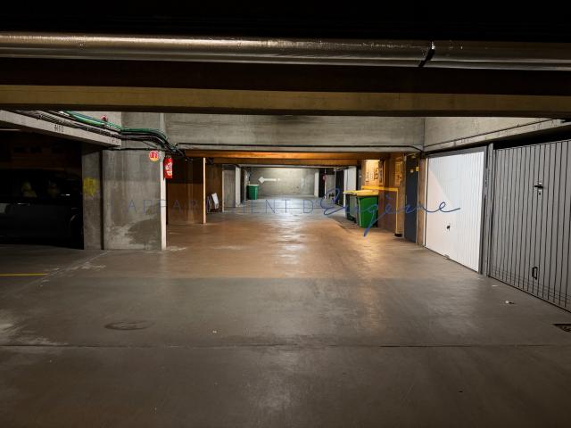 Garage vente à Paris, Île-de-France