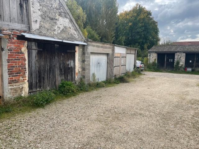 Garage vente à Étampes, Etampes