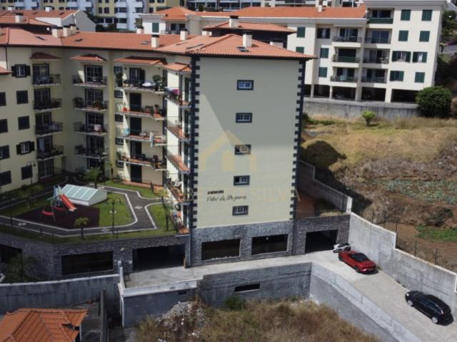 Armazém alugar em Santa Cruz, Ilha Da Madeira