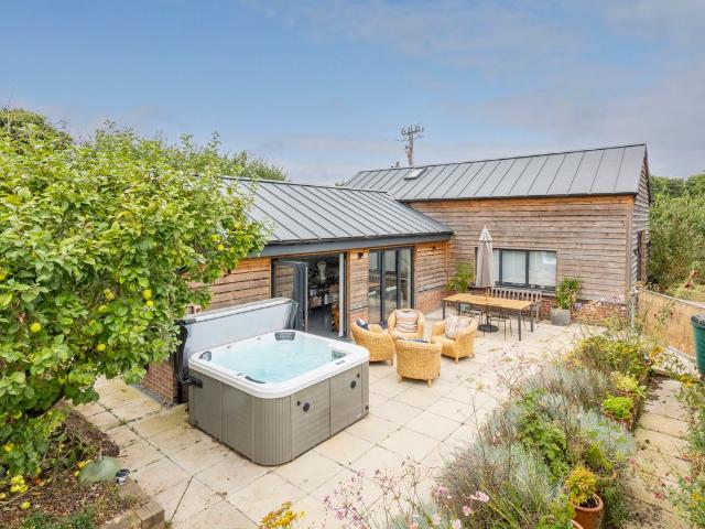 House for rent in Chelmondiston, Suffolk