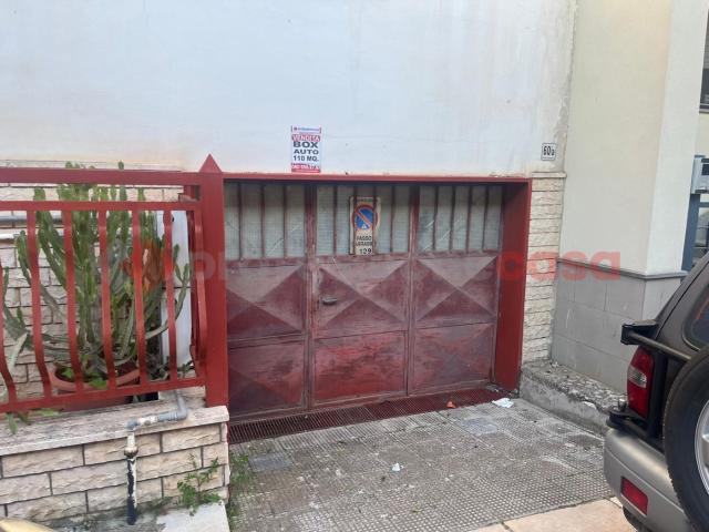 Box in vendita a Puglia, Bari