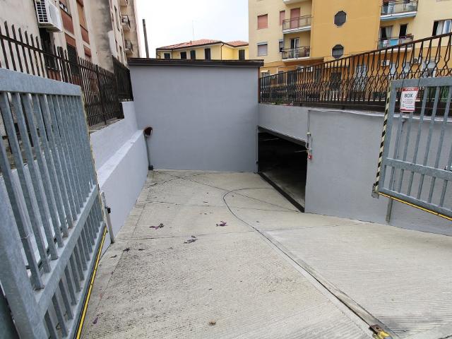 Box in vendita a Vaprio D'adda, Lombardia