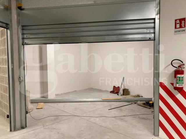 Box in vendita a Rione Serroni, Olevano Sul Tusciano