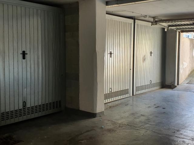 Box in vendita a Nova Milanese, Lombardia