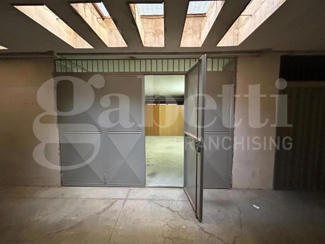 Box in vendita a Puglia, Barletta-andria-trani