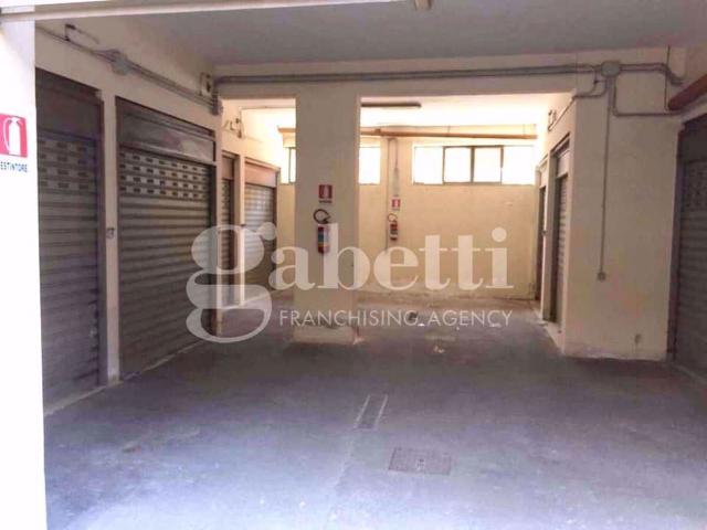 Box in vendita a Arzano, Campania