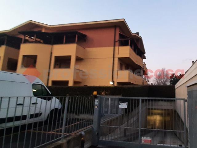 Box in vendita a Vaprio d'Adda, Milano