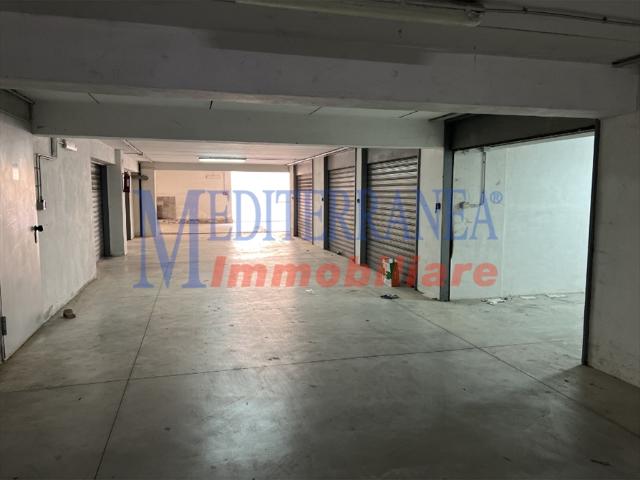 Box in vendita a Puglia, Bari