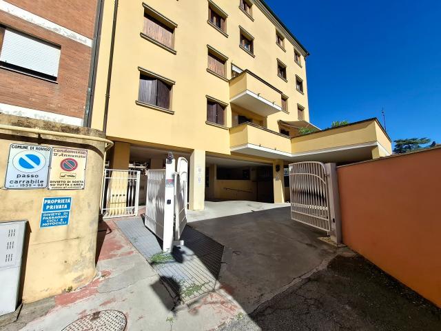 Box in vendita a Commenda, Rovigo
