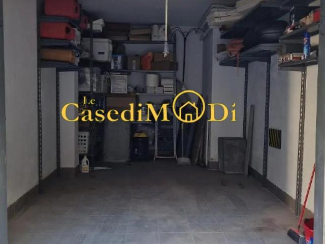 Box in vendita a Livorno