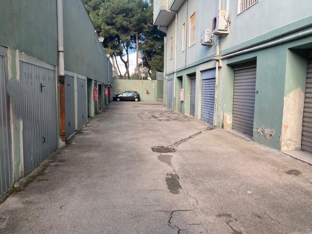 Box in vendita a Santa Chiara, Puglia