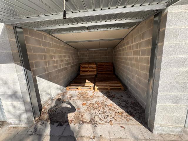 Box in vendita a Colle di Santa Maria, Palazzo Del Pero