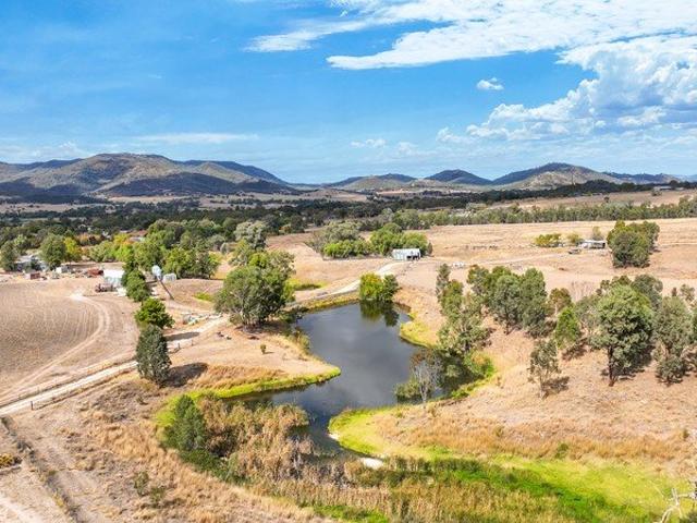 Cottage for sale in Kootingal, New South Wales